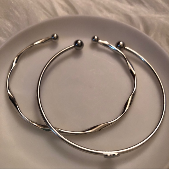 Two cuff bracelets, heart & twist - Picture 4 of 5